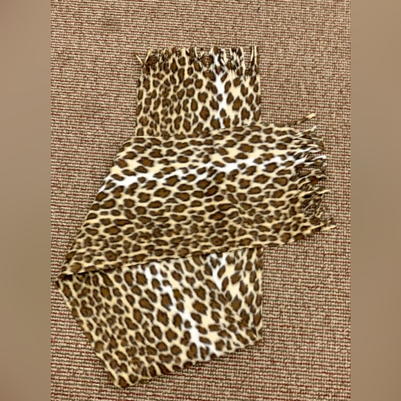 5 Foot Long Cheetah Leopard Wild Safari Animal Print Fringed Fleece Scarf - Picture 8 of 8